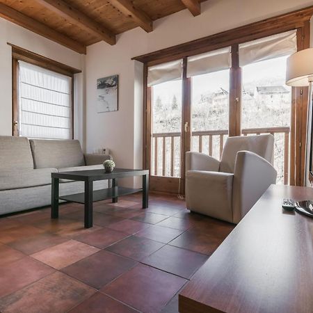 Salardú Apartamentos Snoe Mont Romies Unhola מראה חיצוני תמונה