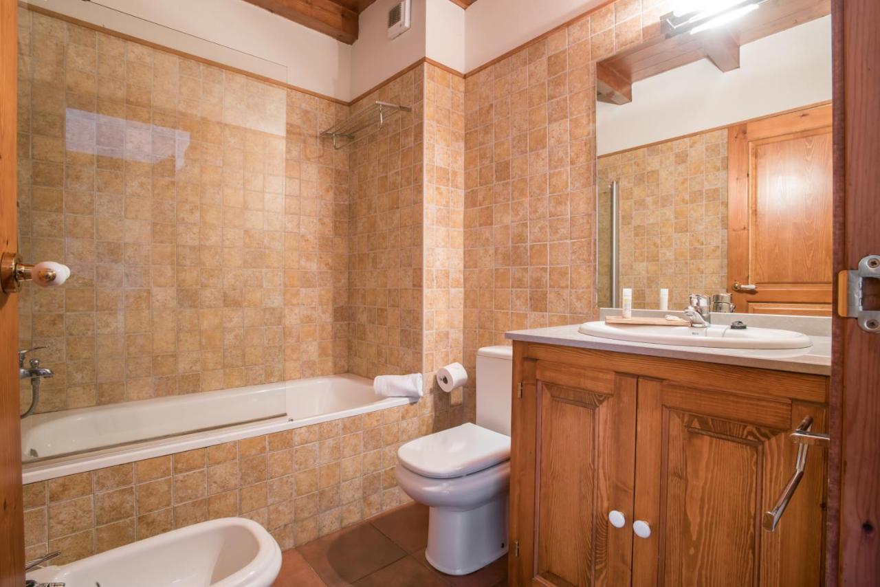 Salardú Apartamentos Snoe Mont Romies Unhola מראה חיצוני תמונה
