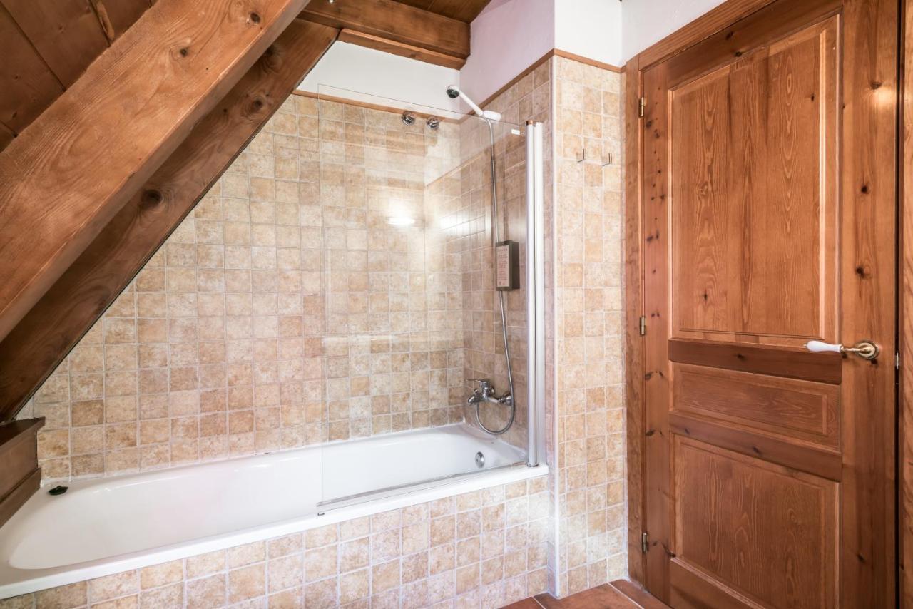 Salardú Apartamentos Snoe Mont Romies Unhola מראה חיצוני תמונה